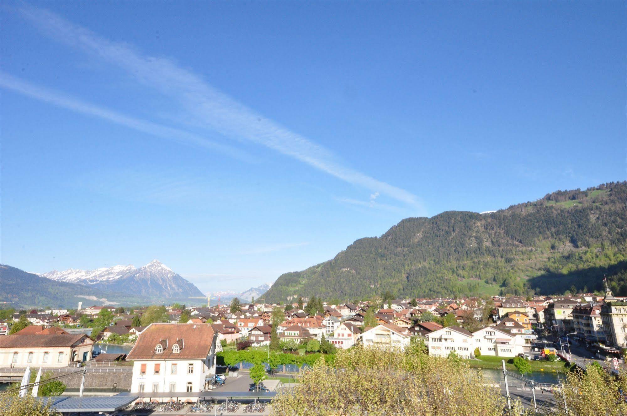 Hotel Merkur - West Station Interlaken Extérieur photo